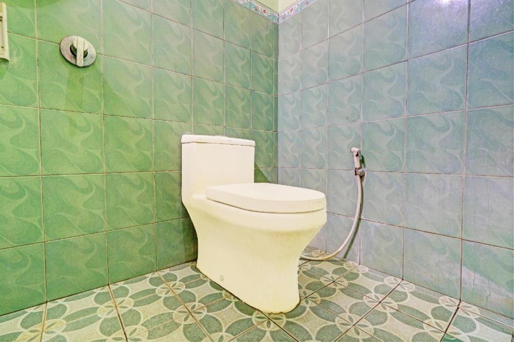 Capital O 93331 By Hexa Niaga Hospitalita Hotel