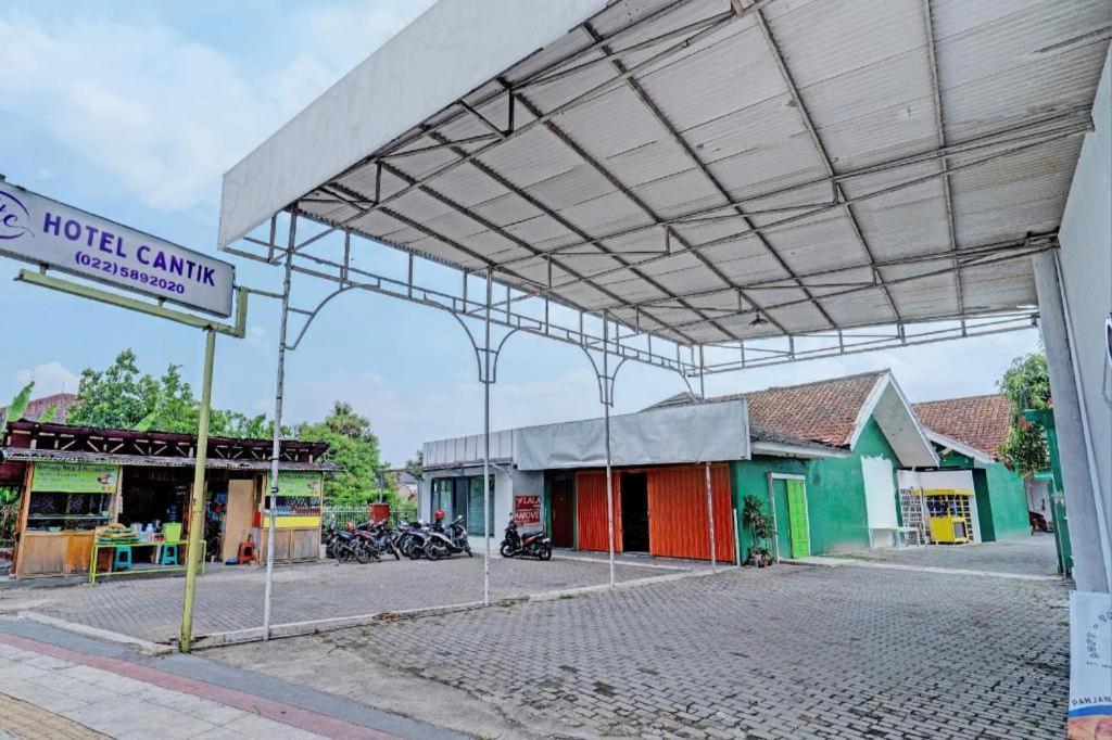 Hotel Capital O 93331 By Hexa Niaga Hospitalita Bandung